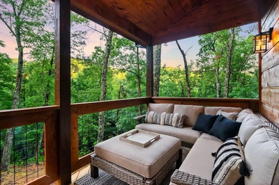 knotty bear retreat is one of the secluded Gatlinburg cabins