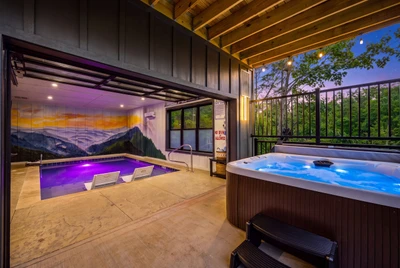 The Onyx Trifecta | Sleeps 16 | Indoor Pool | Sauna | Hot Tub | Game Rooms