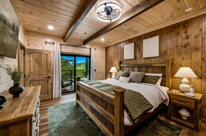 Main Floor King Suite