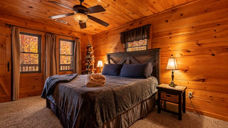 Smoky's Lodge - The Cabin Lady