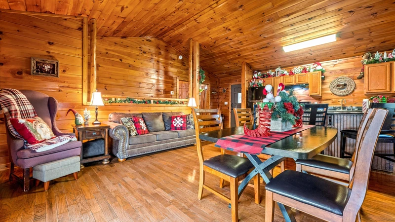 Smoky's Lodge - The Cabin Lady