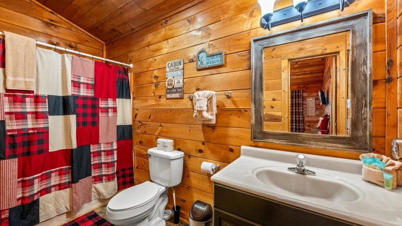 Smoky's Lodge - The Cabin Lady