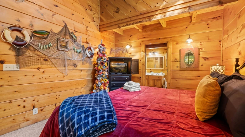 Smoky's Retreat - The Cabin Lady