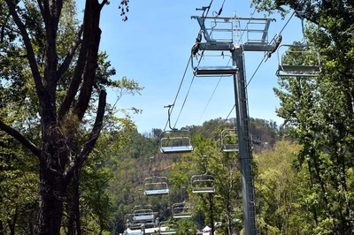 the chair lift at Ober Gatlinburg is one of the best chair lifts in Gatlinburg