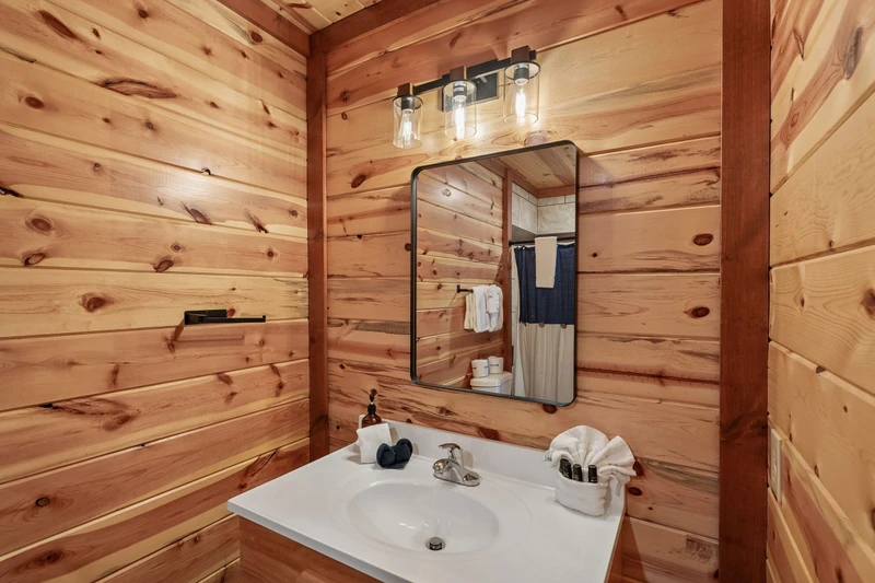 Smoky Summit Lodge