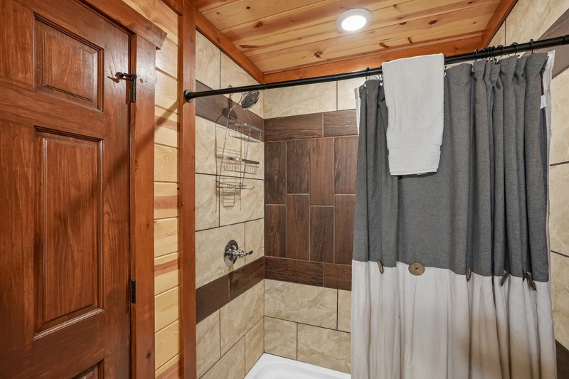 Smoky Summit Lodge