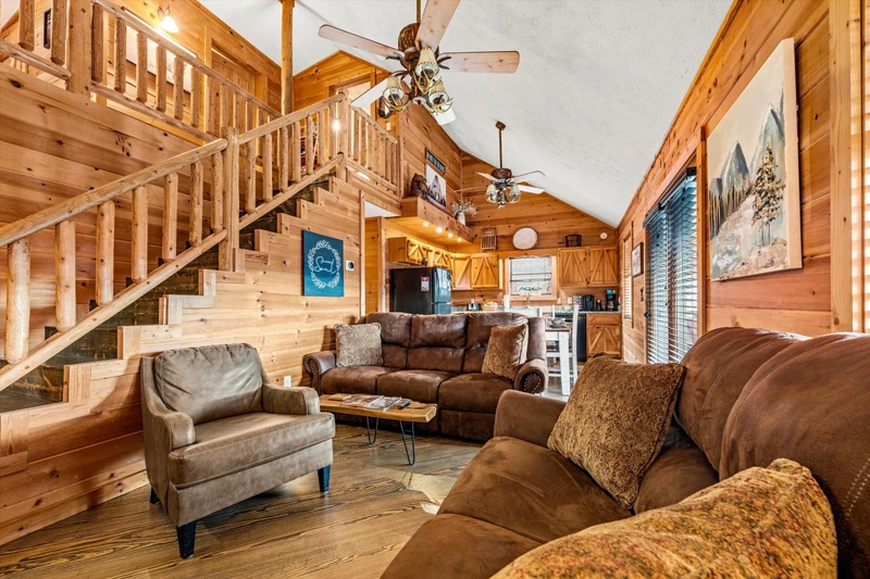 Seating for 6 in the living area