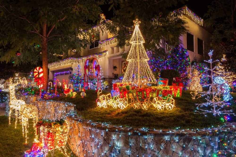 Christmas lights decorating white house
