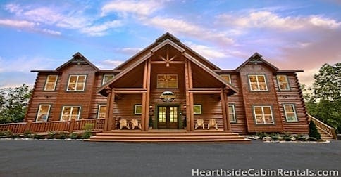 Outside view of The Big Moose Lodge in Pigeon Forge