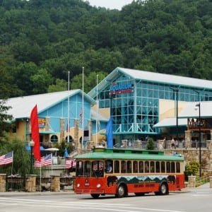 Gatlinburg Trolley in front of Ripley's Aquarium of the Smokies