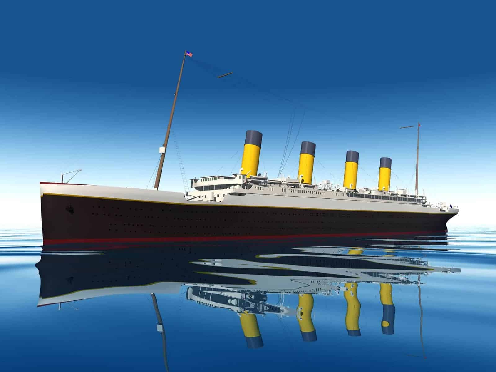 Model of Titanic on the ocean