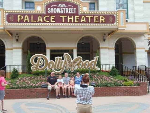 Dollywood Showplace Theater