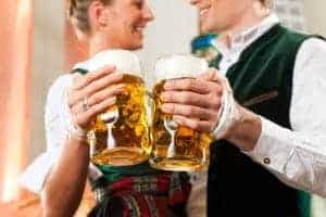 German festival lady and gentlemen with beer