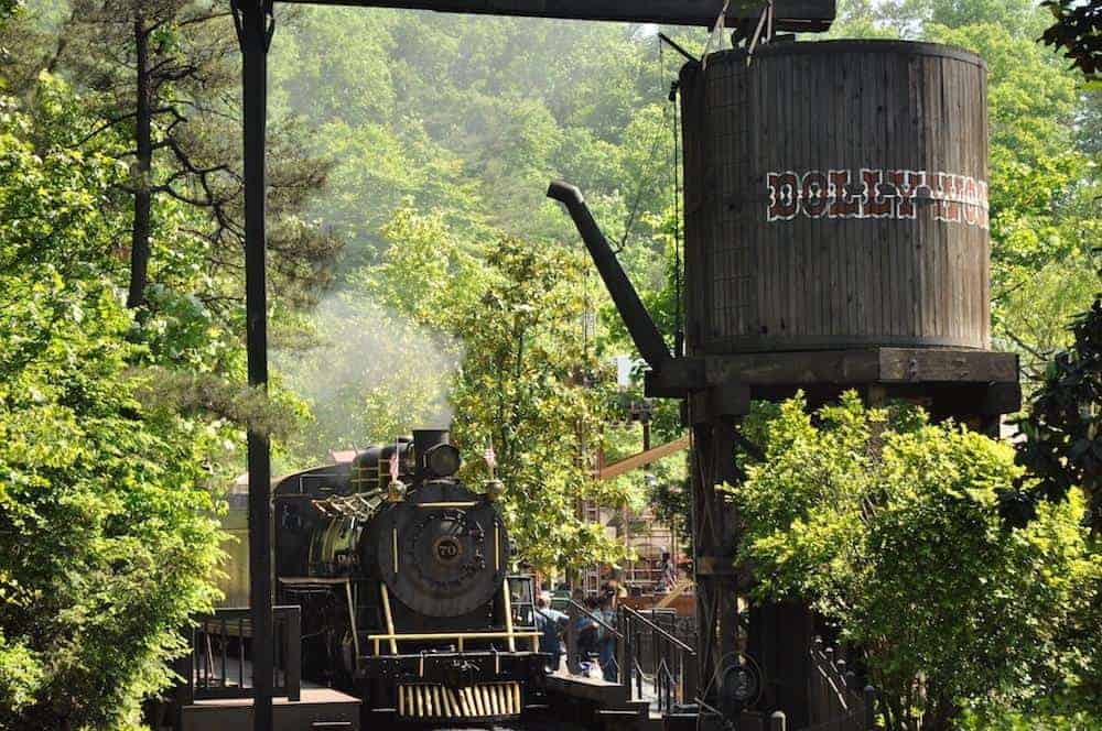 Dollywood photo of Dollywod Express pulling into the station at the theme park.