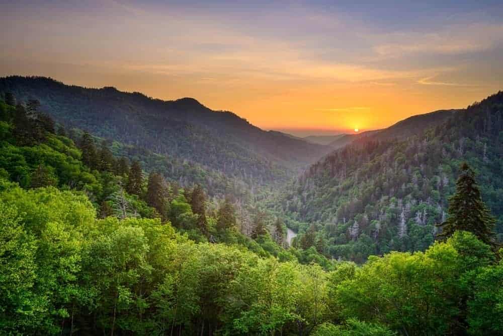 Stunning photo of the clear Smoky Mountain air.