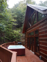 A Cozy Getaway in Between Pigeon Forge and Gatlinburg !!!