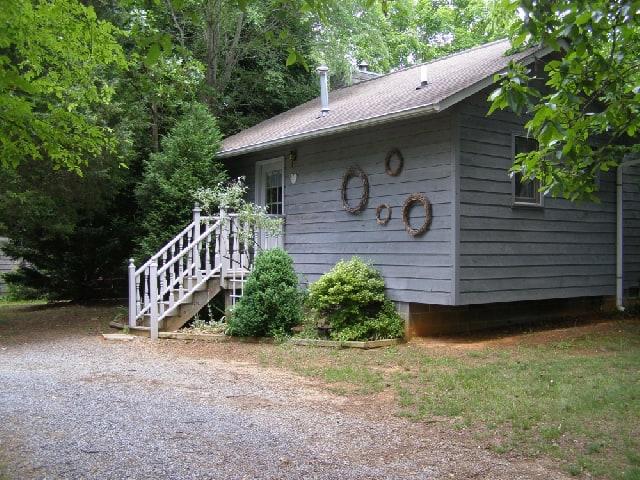 Lady Slipper Cottage Front 