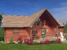 Rustic Romance... A rustic luxury cabin with a beautiful mountain sunset view