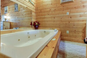 Arrowhead Log Cabin Resort: Cuddly Bear Hideaway Cabin