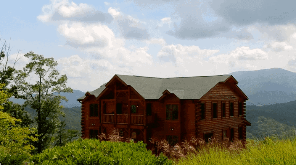 Wonderful large cabin in the Smoky Mountains.