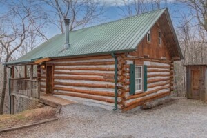 The Pine Knot Cabin
