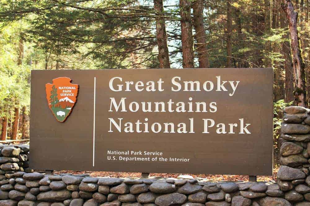 great smoky mountains national park sign