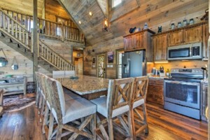 New Build 2018 Luxury 4Bd/4Bt Cabin with theater, game room, hot tub!