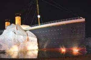 titanic museum in pigeon forge at night