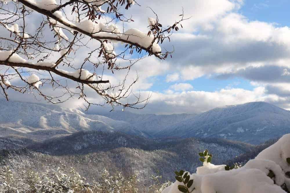 winter hiking in the smoky mountains