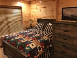 Grizzly Getaway Cabin Rental