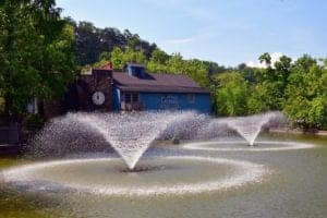 fountains at dollywood in the summer