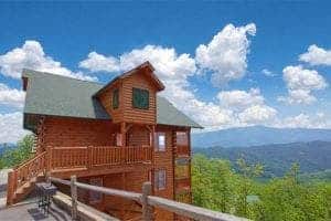 pigeon forge cabin with a mountain view