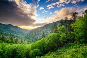 coucher de soleil dans les Smoky Mountains en été