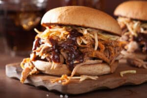 burger with pulled pork