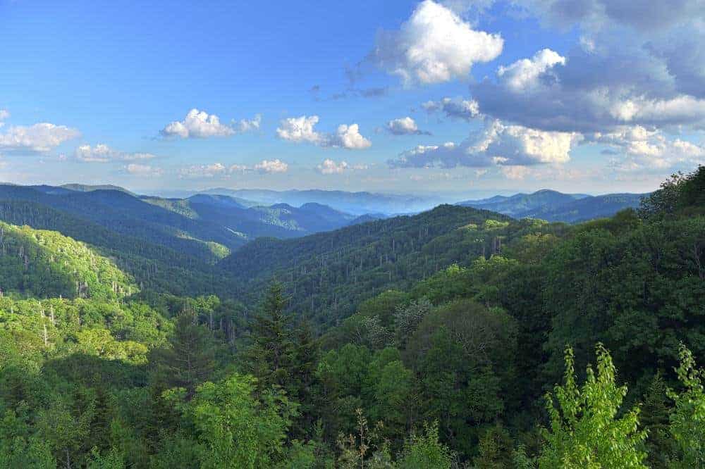 scenery in gatlinburg during summer