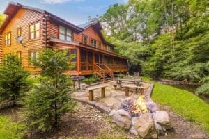 Creekside Getaway cabin in Pigeon forge