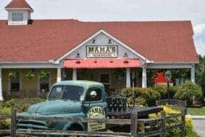 outside of mama's farmhouse in pigeon forge