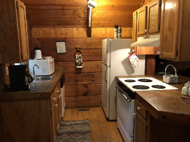 Gatlinburg Adventure Cabins - Golden Glow