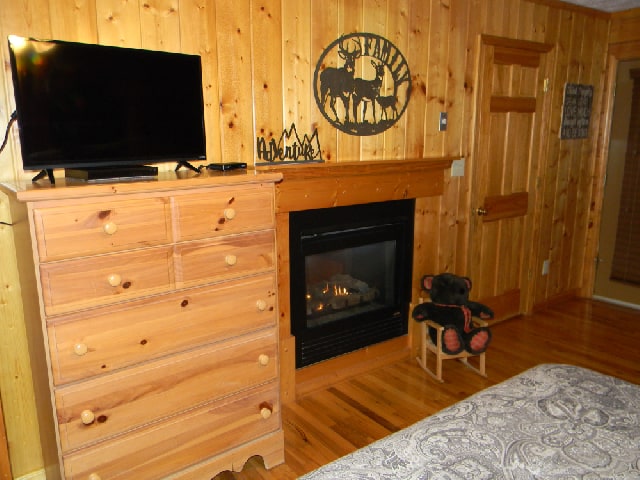 Amys Hide-A-Way