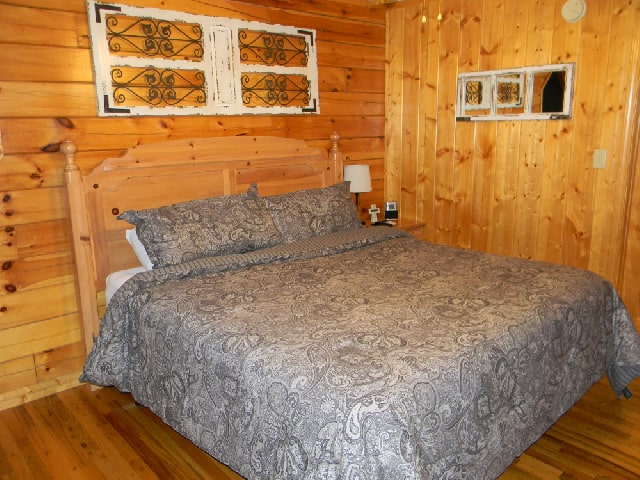 Amys Hide-A-Way