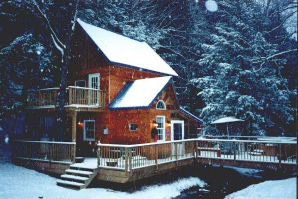 Gatlinburg cabin in the snow