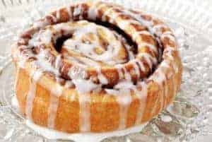 giant cinnamon roll with icing