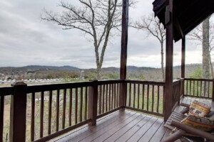 Mountaintop Mill  Private Log Cabin, Great View, Centrally Located