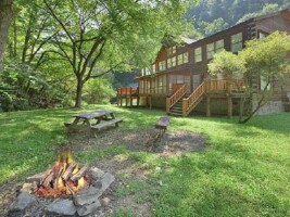 The Lodge at Caney Creek