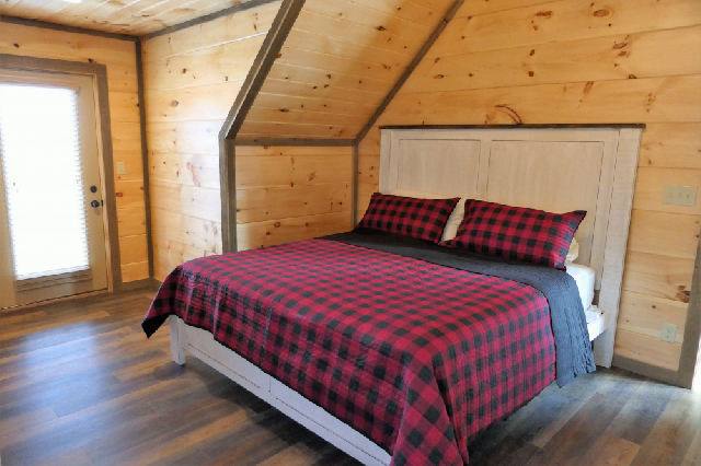 Loanly Bear II Cabin