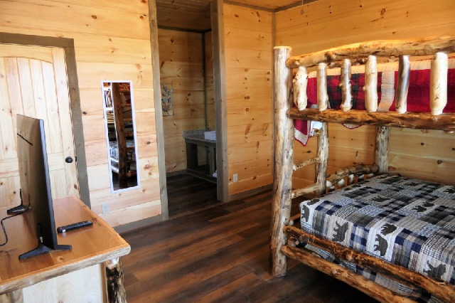 Loanly Bear II Cabin