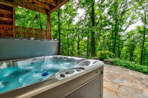 Beautiful 6-7 person hot tub