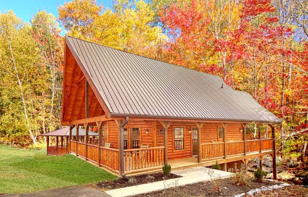 Grin and Bear It Gatlinburg cabin in the fall