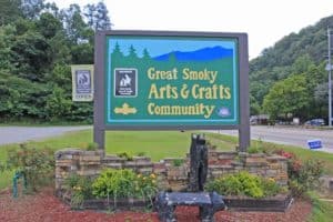 sign for the Gatlinburg Arts and Crafts Community