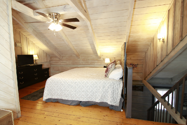 Bluebird Hill Cabin